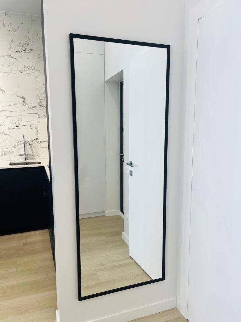 Modern Apartment In The Old Town Киев Экстерьер фото